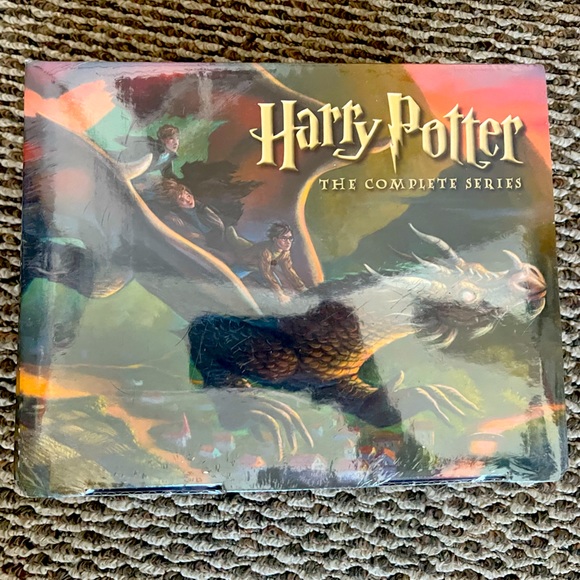 Harry Potter Paperback Box Set (Books 1-7) - Picture 2 of 7